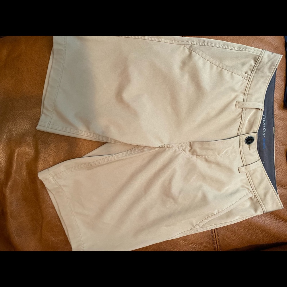Boys Calvin Klein khaki shorts sz 12